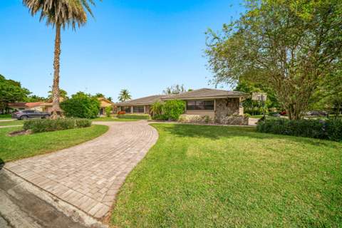 213 NW 94th Way, Coral Springs FL - photo 18 of 57