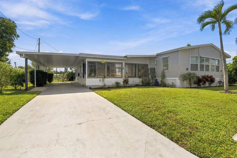 2 bedroom Manufactured Home at 4056 S Shady Lane, Pine Grove Village, Boynton Beach — photo 2
