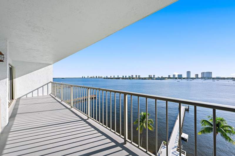 2 bedroom Condominium at 3040 Lake Shore Drive #903, Lake Harbor Cove Condo, Riviera Beach — photo 2