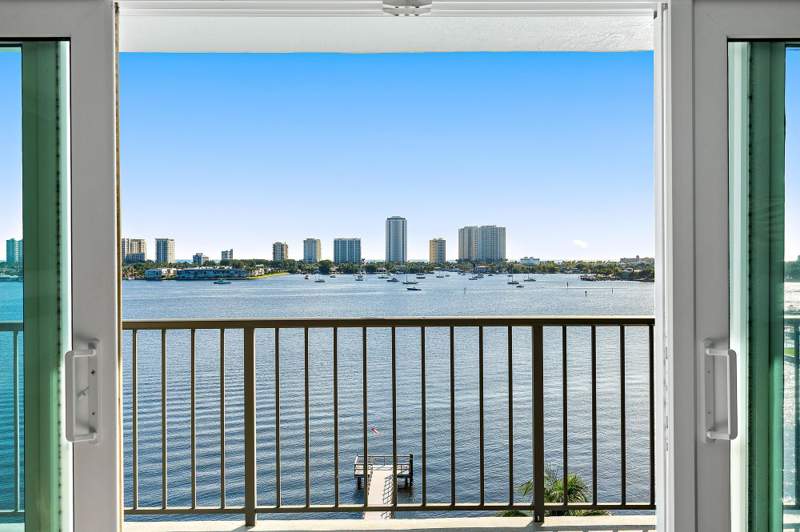 2 bedroom Condominium at 3040 Lake Shore Drive #903, Lake Harbor Cove Condo, Riviera Beach — photo 4