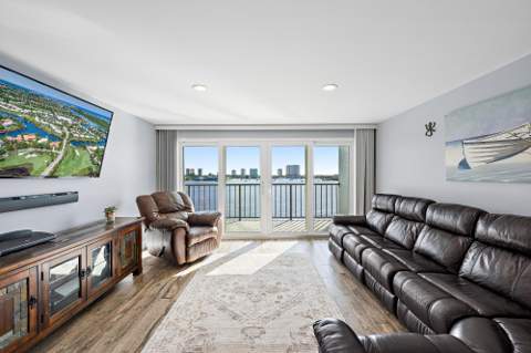 3040 Lake Shore Drive #903, Riviera Beach FL - photo 6 of 32