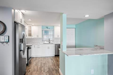 3040 Lake Shore Drive #903, Riviera Beach FL - photo 10 of 32