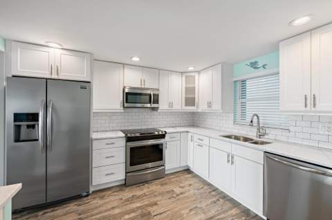 3040 Lake Shore Drive #903, Riviera Beach FL - photo 11 of 32