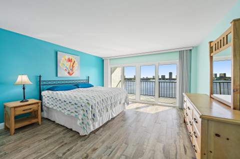 3040 Lake Shore Drive #903, Riviera Beach FL - photo 14 of 32