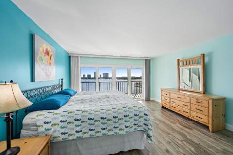 3040 Lake Shore Drive #903, Riviera Beach FL - photo 15 of 32