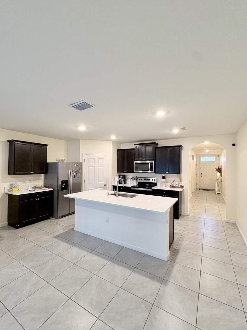 4 bedroom Single Family Residence at 1572 SW Escobar Lane, Port St Lucie Section 14, Port St. Lucie — photo 3