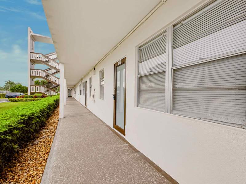 2 bedroom Condominium at 1031 Hythe B, Hythe At Century Village Condo, Boca Raton — photo 3