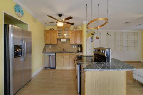 1225 Mohawk Street, Jupiter FL - photo 10 of 39