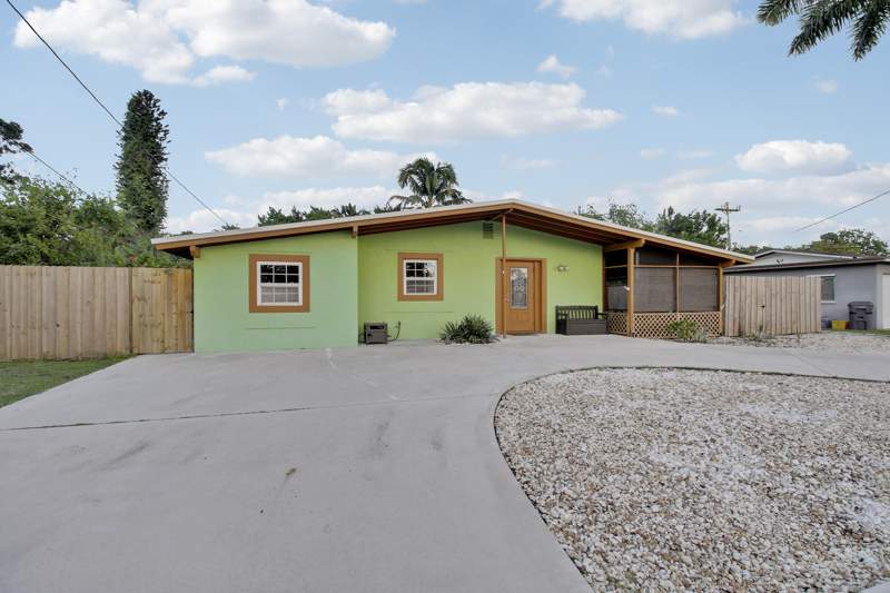 3 bedroom Single Family Residence at 1225 Mohawk Street, Jupiter River Estates Replat, Jupiter — photo 2