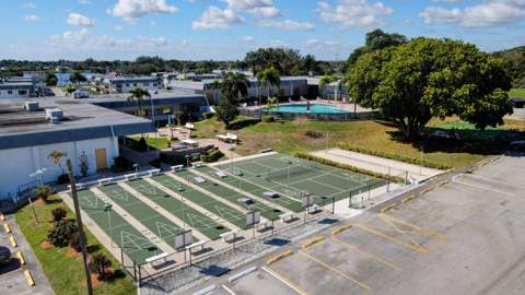 2880 Lake Osborne Drive #109, Lake Worth Beach FL - photo 23 of 27