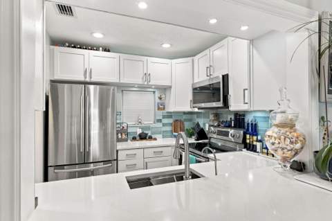 2201 SE 9th Street #207, Pompano Beach FL - photo 7 of 29