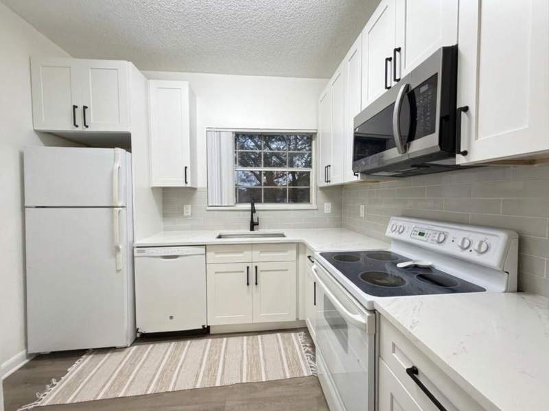 2 bedroom Condominium at 651 Cypress Lake Boulevard #L, Waters Edge At Deerfield Condo, Deerfield Beach — photo 2