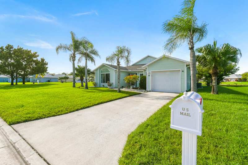 2 bedroom Single Family Residence at 551 Paurotis Lane, Palm Grove Subdivision, Fort Pierce — photo 1