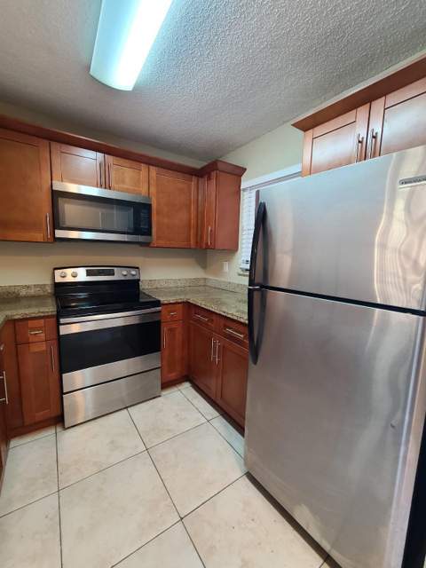 1461 Windorah Way #G, West Palm Beach FL - photo 6 of 16