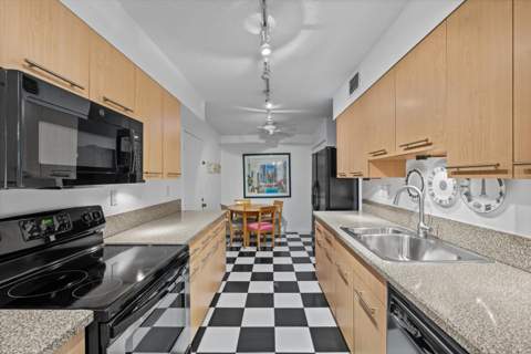 611 SE 7th Street #Ph-5, Delray Beach FL - photo 13 of 42