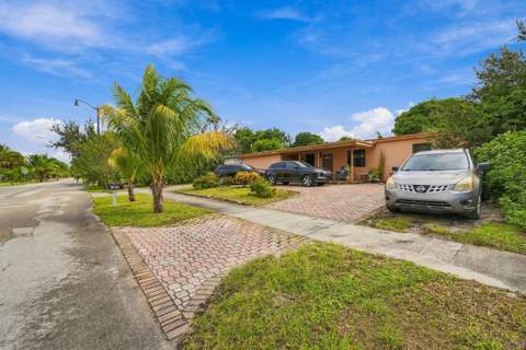 4972 NE 14th Avenue, Pompano Beach FL - photo 8 of 26