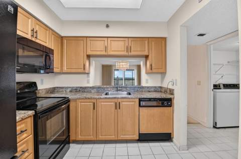 7240 Huntington Lane #806, Delray Beach FL - photo 7 of 48