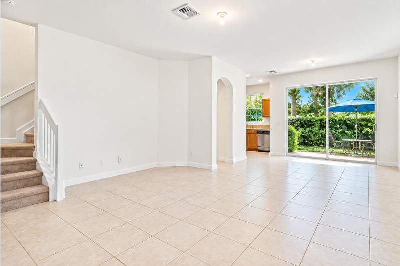 3 bedroom Townhouse at 5089 Ellery Terrace, Charleston Commons, West Palm Beach — photo 2