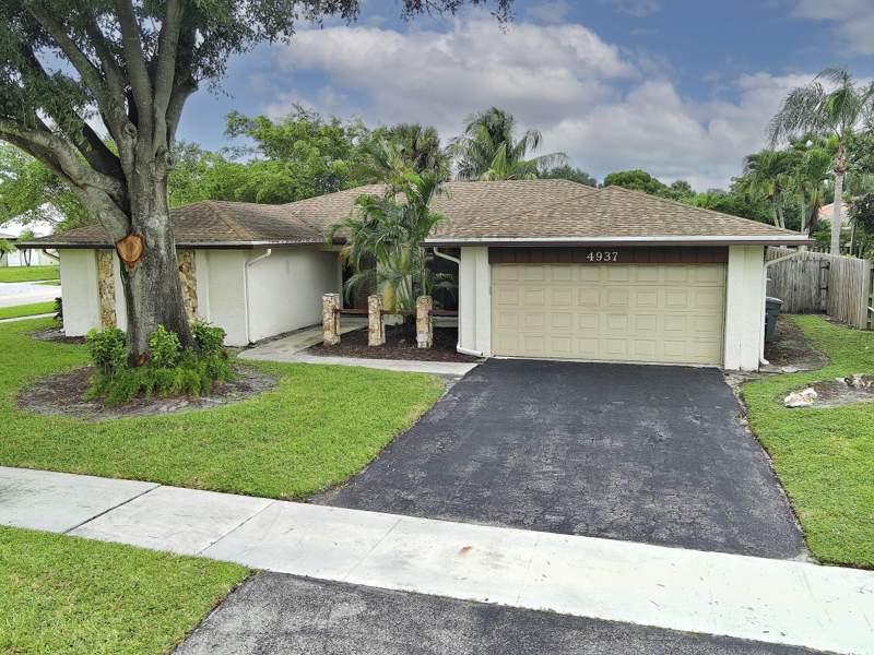 4 bedroom Single Family Residence at 4937 Willow Drive, Pheasant Walk Sec 1, Boca Raton — photo 2