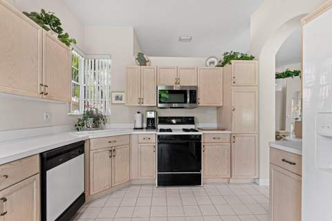 128 Monterey Pointe Drive, Palm Beach Gardens FL - photo 10 of 21
