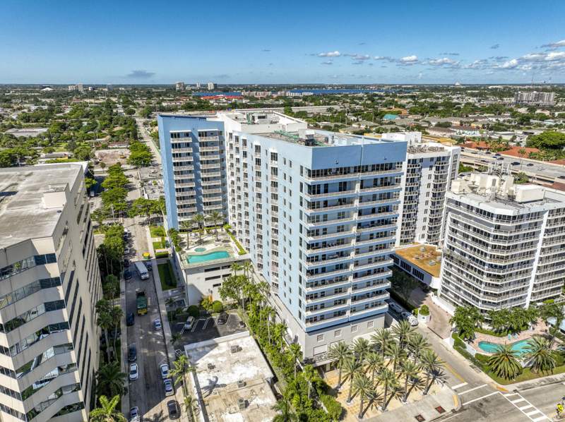 1 bedroom Condominium at 1551 N Flagler Drive #8, Slade Condo, West Palm Beach — photo 2
