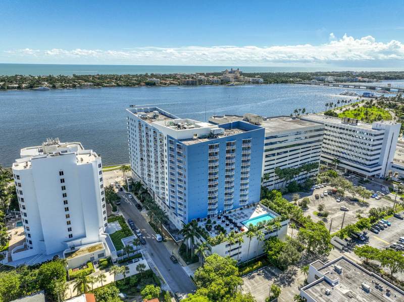 1 bedroom Condominium at 1551 N Flagler Drive #8, Slade Condo, West Palm Beach — photo 4