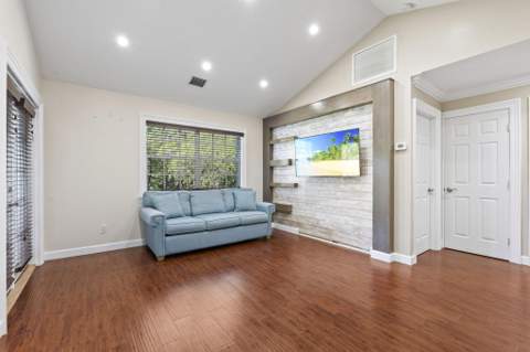 1616 SE Green Acres Circle #M-204, Port St. Lucie FL - photo 7 of 30