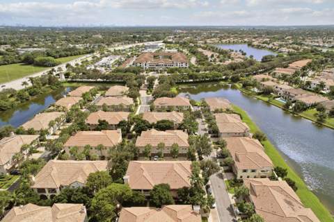 4326 Cascada Circle, Hollywood FL - photo 12 of 44