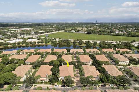 4326 Cascada Circle, Hollywood FL - photo 13 of 44