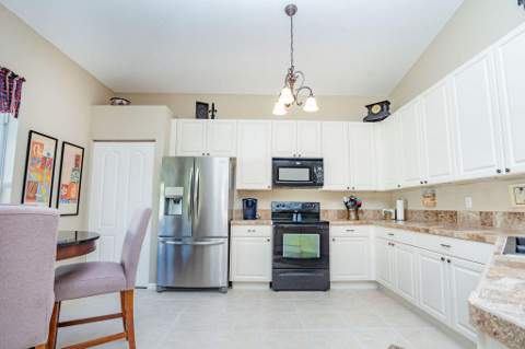 5419 Place Lake Drive, Fort Pierce FL - photo 10 of 44