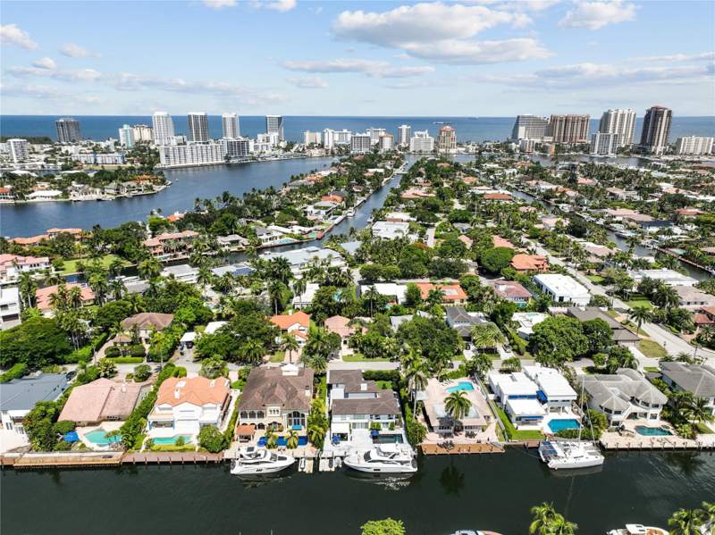 6 bedroom Single Family Residence at 325 Seven Isles Drive, Barcelona Isle, Fort Lauderdale — photo 3