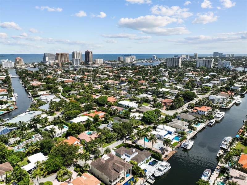 6 bedroom Single Family Residence at 325 Seven Isles Drive, Barcelona Isle, Fort Lauderdale — photo 4