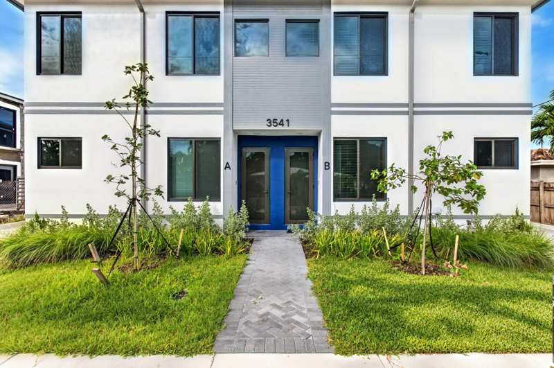 5 bedroom Townhouse at 3541 NE 13th Avenue #Unit B, Oakland Park, Oakland Park — photo 1