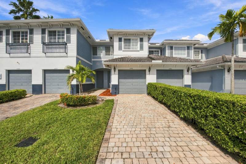 2 bedroom Townhouse at 3593 NW 13th Street, Georgetown, Lauderhill — photo 3