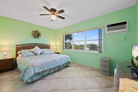 4050 N Ocean Boulevard #302, Lauderdale-By-The-Sea FL - photo 10 of 36
