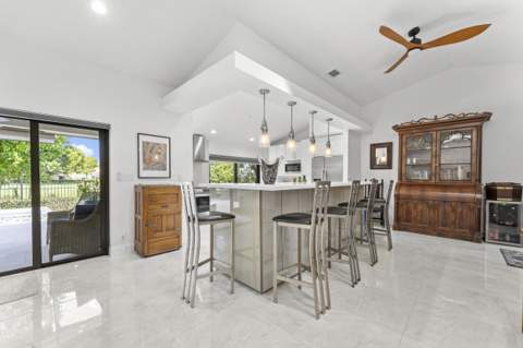 7029 Golf Pointe Circle, Tamarac FL - photo 13 of 40