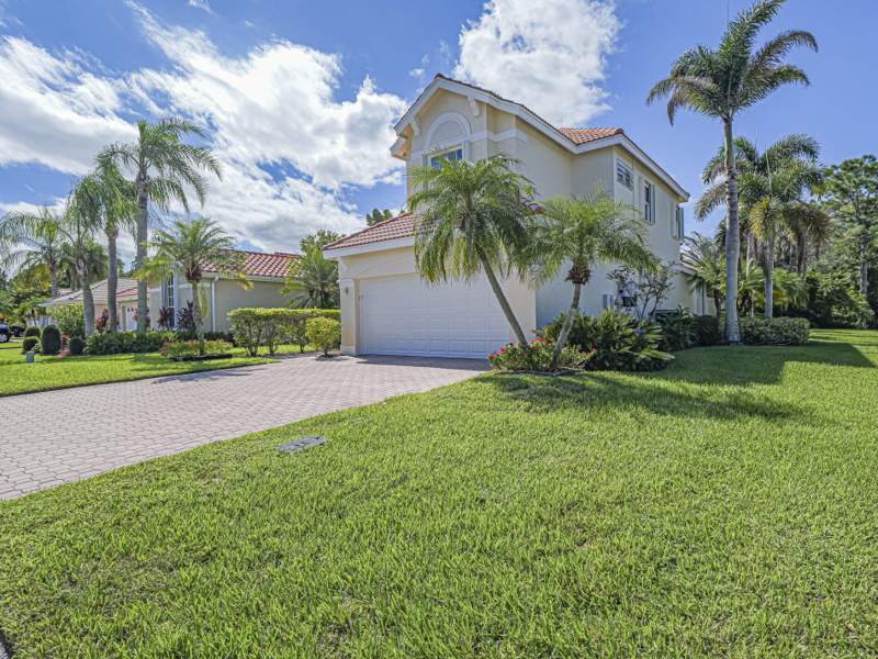 3 bedroom Single Family Residence at 564 SW Saint Kitts Cove, Lake Charles Phase 1A, Port St. Lucie — photo 4