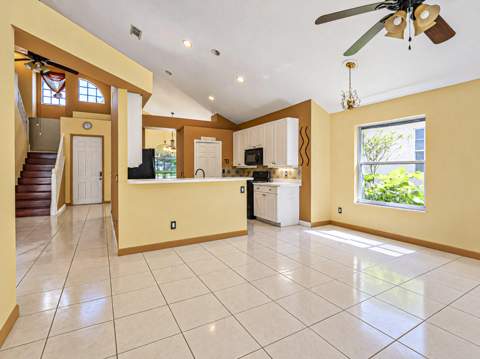 564 SW Saint Kitts Cove, Port St. Lucie FL - photo 13 of 60