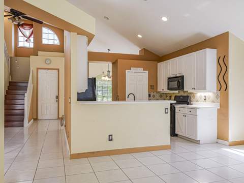564 SW Saint Kitts Cove, Port St. Lucie FL - photo 14 of 60