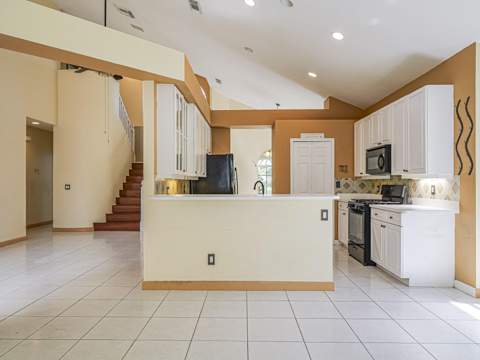 564 SW Saint Kitts Cove, Port St. Lucie FL - photo 15 of 60