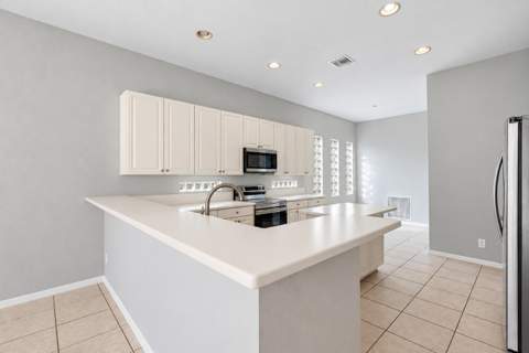 122 Sarona Circle, Royal Palm Beach FL - photo 15 of 56