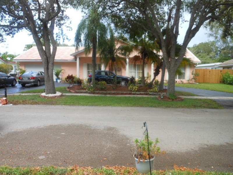 4 bedroom Single Family Residence at 1940 SW 51st Terrace, Plantation Harbor Fourth Add, Plantation — photo 1