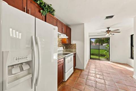 9313 W Sunrise Boulevard, Plantation FL - photo 8 of 41