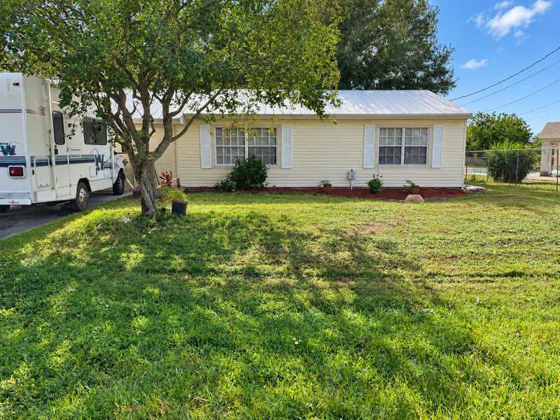 2 bedroom Single Family Residence at 2210 SE Friendship Street, Port St Lucie Section 40, Port St. Lucie — photo 1
