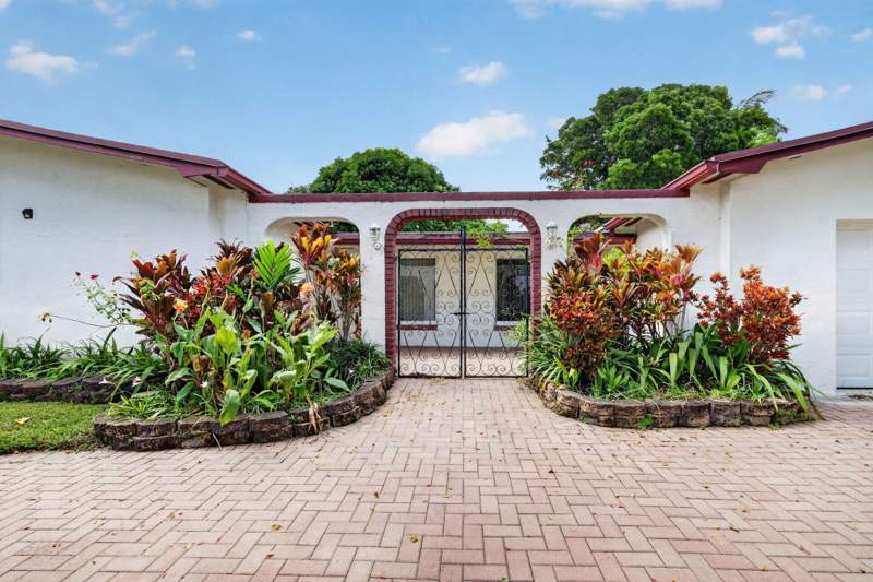 3 bedroom Single Family Residence at 1960 NW 107th Avenue, Pembroke Lakes Sec 1, Pembroke Pines — photo 5