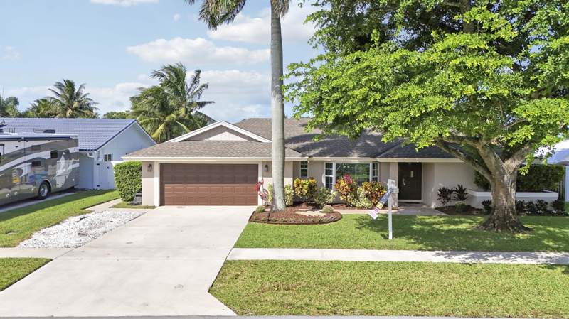 5 bedroom Single Family Residence at 1209 SW 25th Avenue, Golfview Harbour 2nd Sec, Boynton Beach — photo 2