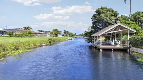 1209 SW 25th Avenue, Boynton Beach FL - photo 7 of 32