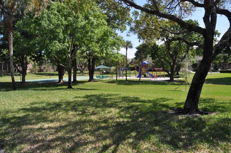 2 bedroom Townhouse at 1211 12th Court, Sandalwood Estates, Palm Beach Gardens — photo 1