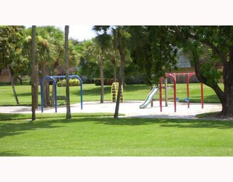 1211 12th Court, Palm Beach Gardens FL - photo 16 of 17