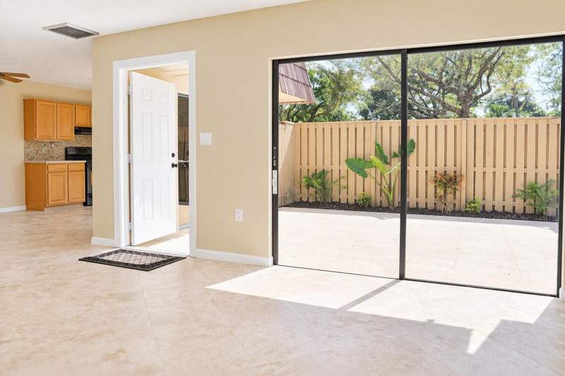 2 bedroom Townhouse at 1211 12th Court, Sandalwood Estates, Palm Beach Gardens — photo 4